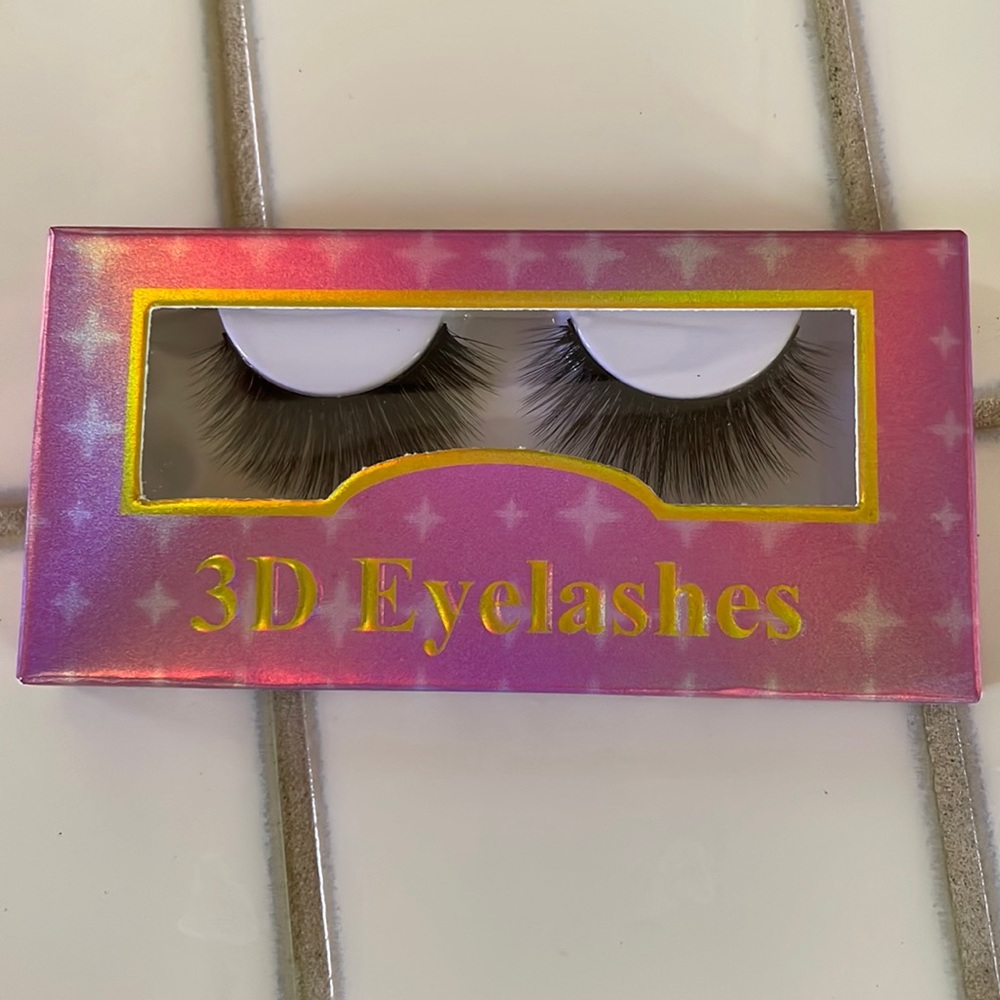 False eyelashes
